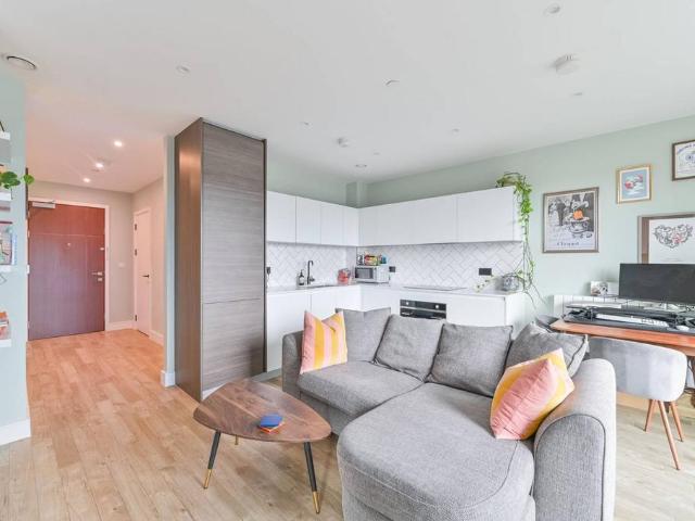 1 bedroom flat for sale