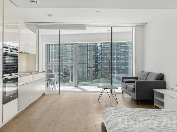 Nine Elms, London, Greater London - Garden