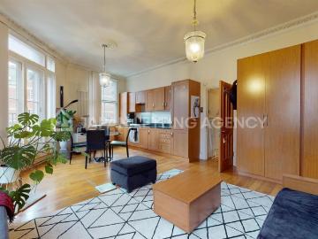 Fields, London, Greater London - Balcony