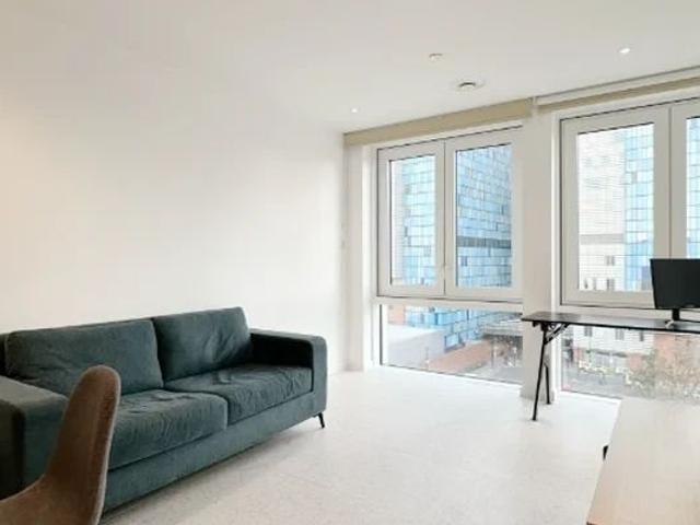 Studio Flat606