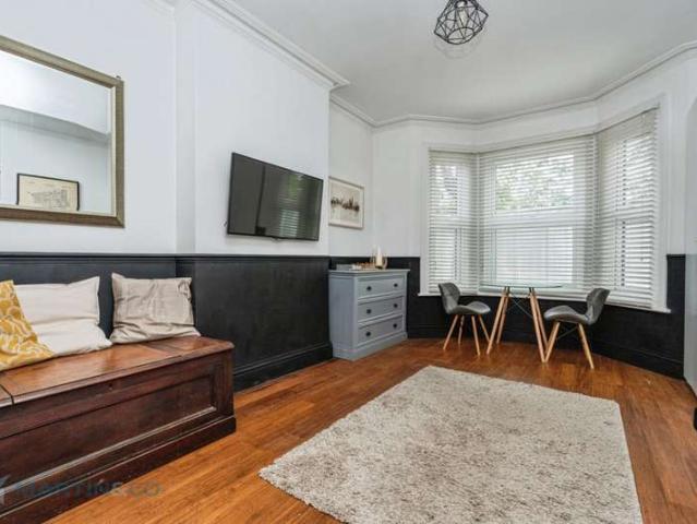 Studio Flat
