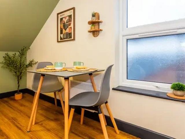 Studio Flat 7