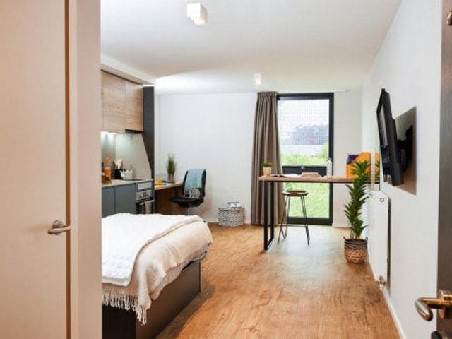 Studio Flat 909 Vita Portland Crescent