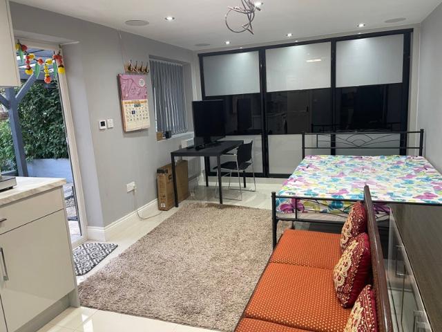 Studio Flat