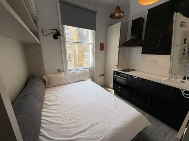 Studio Flat 11, 193 Gloucester Place Baker Street