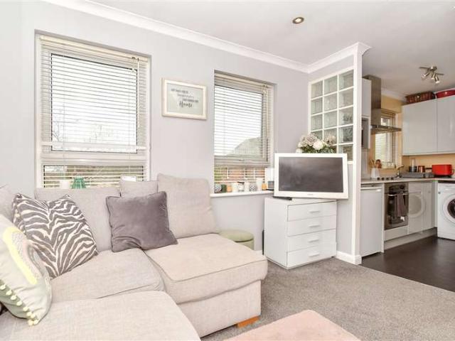 Studio Flat