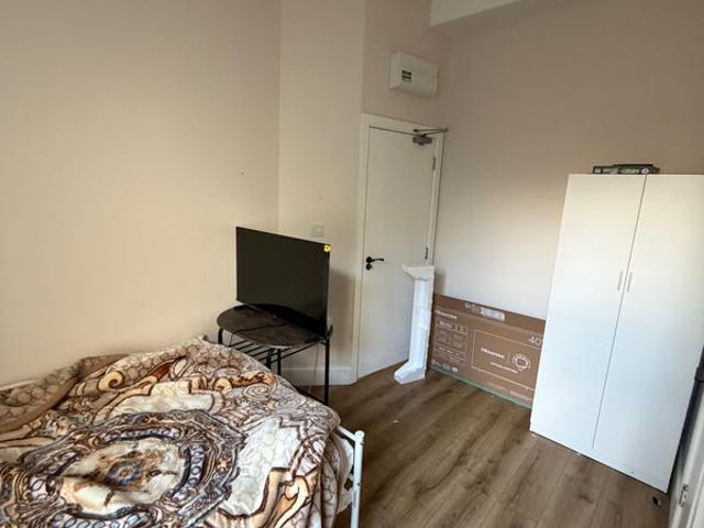 Studio Flat