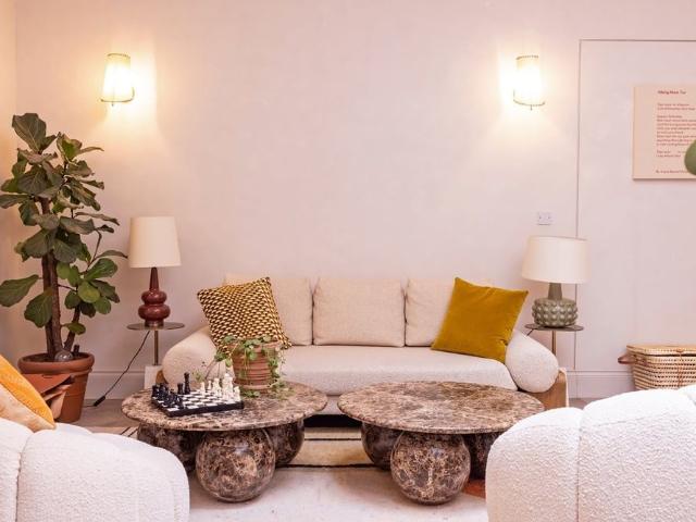 Studio Flat, The James, S1