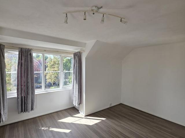 Studio Flat to Rent in Colindale NW9