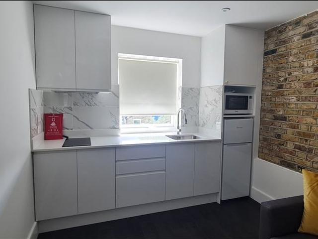 Studio Flat, Tooting Bec, SW17