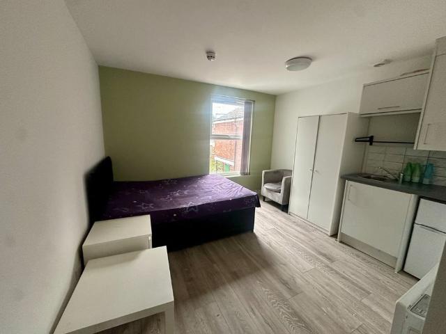 Studio Flat, Walsgrave Road, CV2
