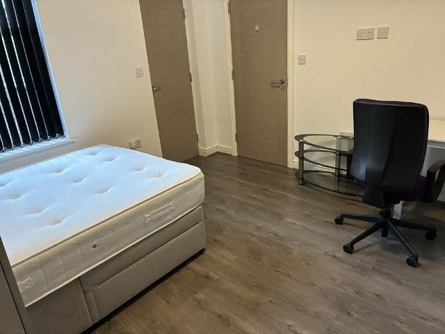 Studio Flat, Westminster Road, CV1