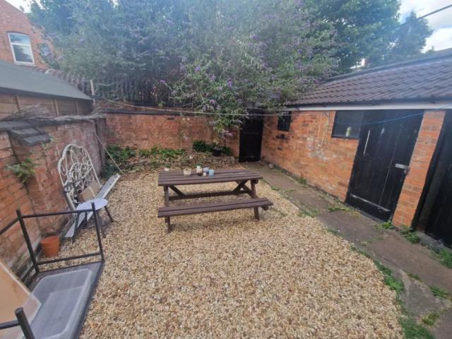 Studio Flat – Winchester Avenue, Westcotes
