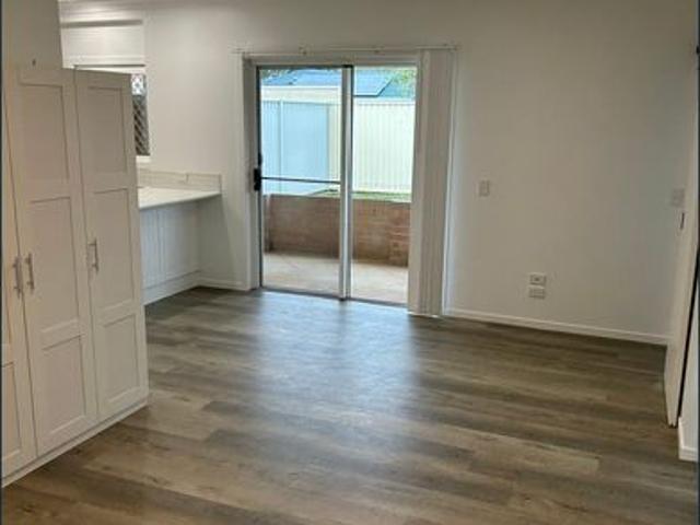 Studio Flat with Private backyard