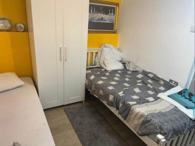Studio Flat, Woodlands Road, IG1