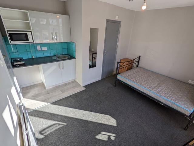 Studio Flat Zone 2 Central West London Westfield