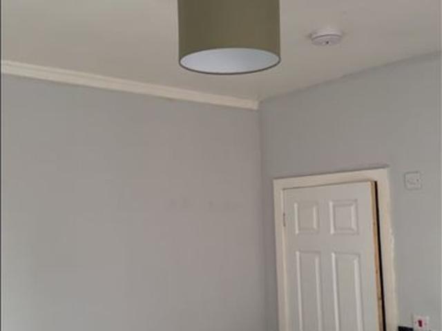 Studio Flat, Aberdeen Walk, LS12