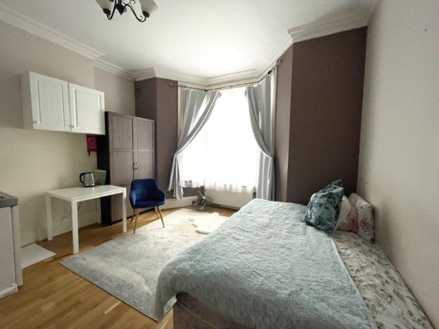 Studio Flat all bills included