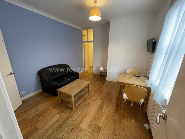 Studio Flat, Arthur Avenue, NG7