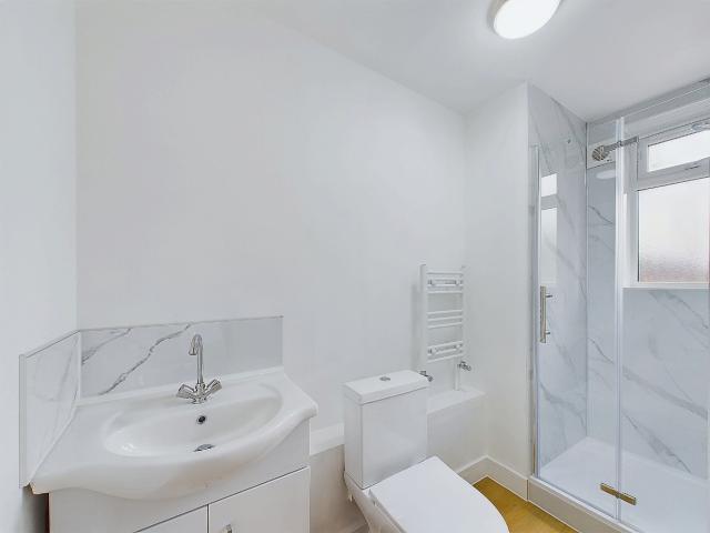 Studio flat available for rent in Blackfen, Sidcup