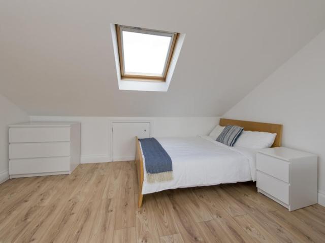 Studio Flat Available to Rent W12