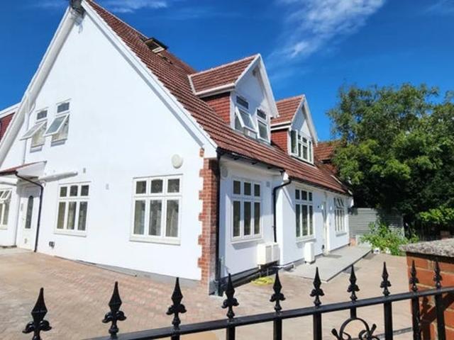 Studio Flat B