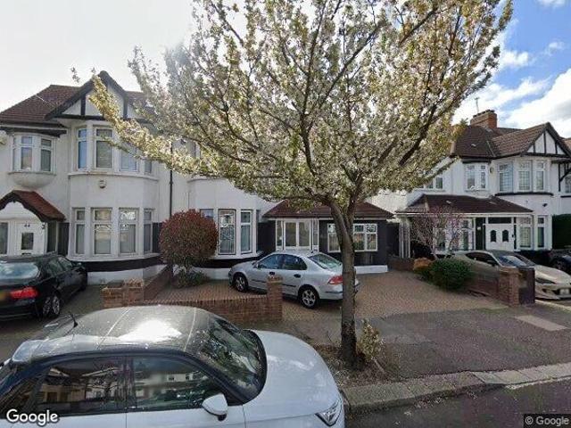 Studio Flat, Beechwood Gardens, IG5