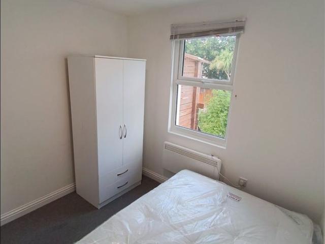 Studio Flat, Beulah Road, CR7