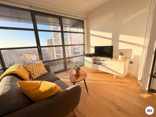 Studio Flat, Bridgewater House, E14