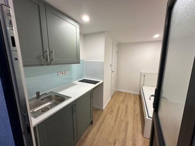 Studio Flat, Burnt Oak, Egware HA8