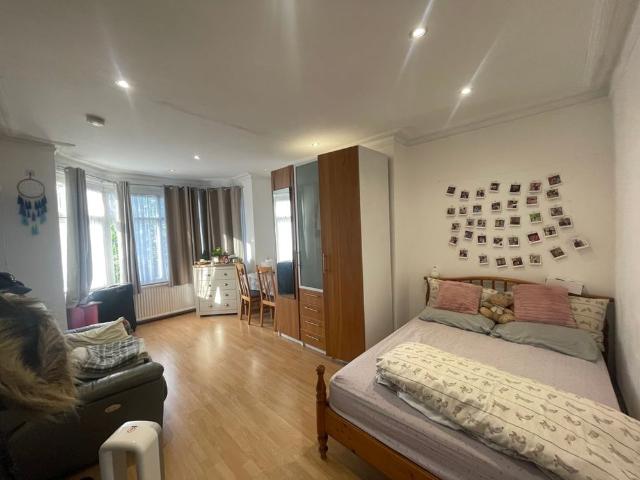 Studio Flat, Butler Road, HA1