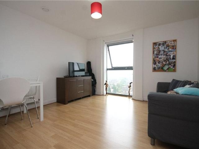 Studio Flat, City House, CR0