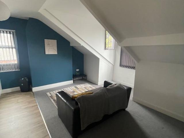 Studio Flat, Conference Road, LS12