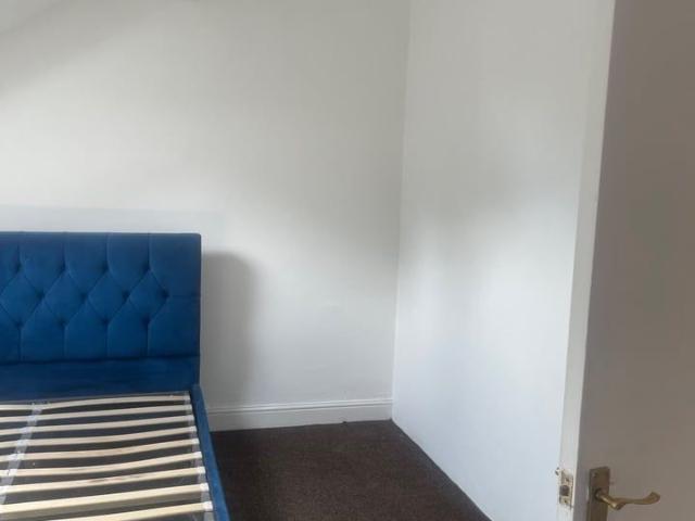 Studio Flat, Cleveland Road, M8