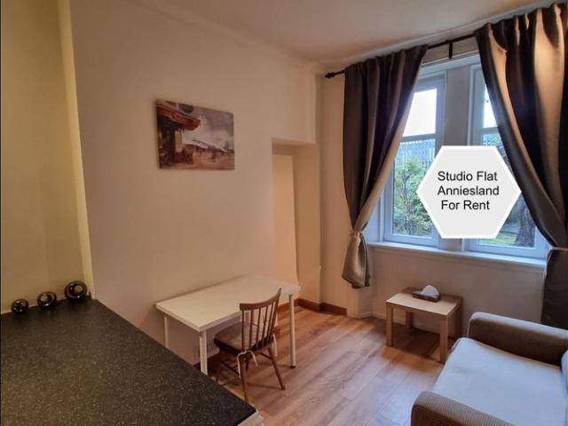 Studio Flat, Crow Road North, G13
