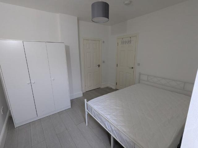 Studio Flat, Denman St Central, NG7