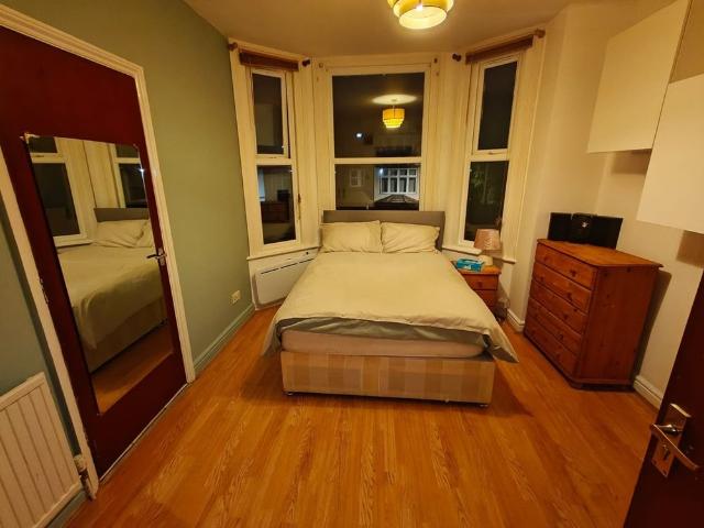 Studio Flat, Downs Road, LU1