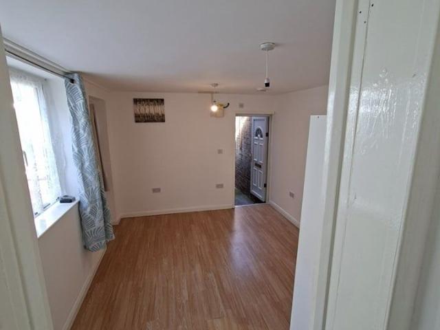 Studio Flat, Farley Hill, LU1