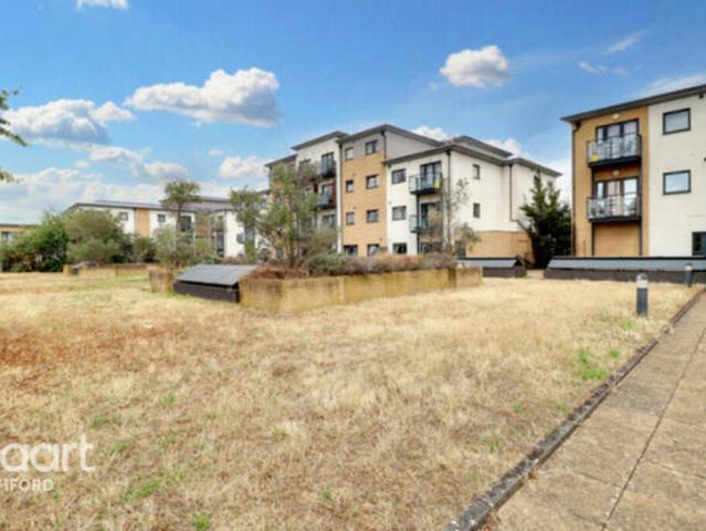 Studio flat for sale in Fern Court, Romford, RM7 7LP, RM7