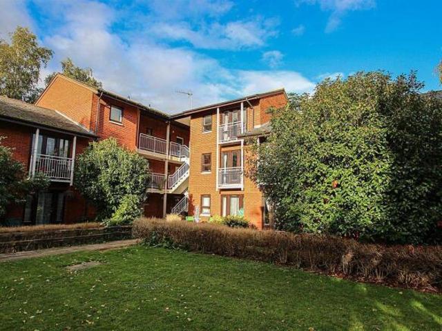Studio flat for sale in Robert Jennings Close, Cambridge, CB4