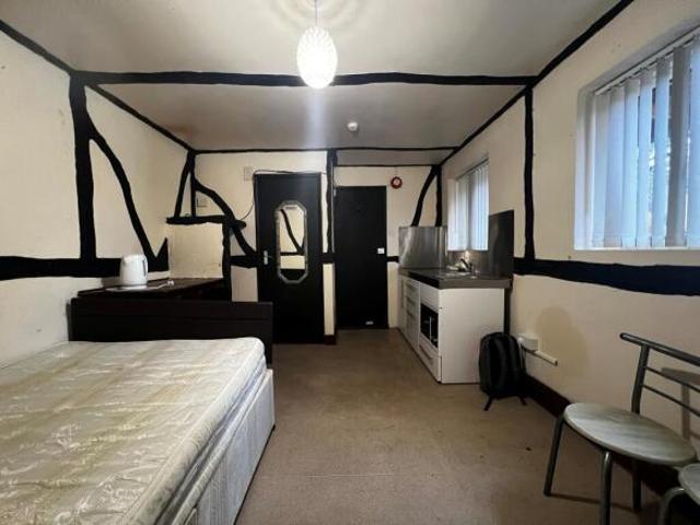 Studio flat for rent in The Street, Willesborough, TN24