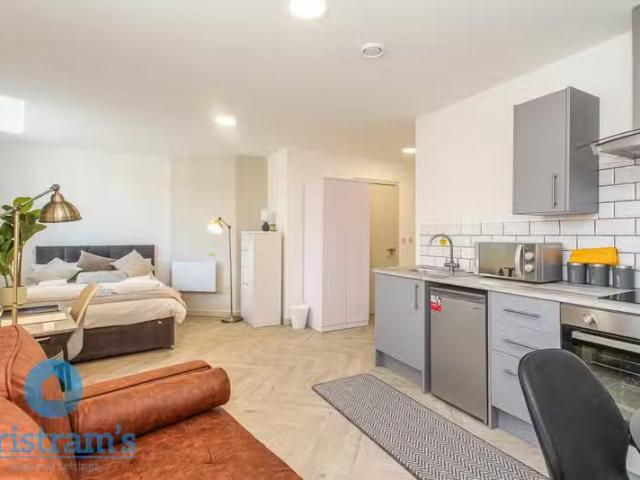 Studio flat for rent in Victoria Street, Derby City Centre, DE1