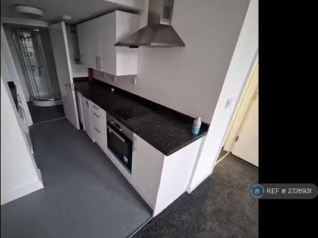 Studio flat for rent in Whitby Road, Ellesmere Port, CH65