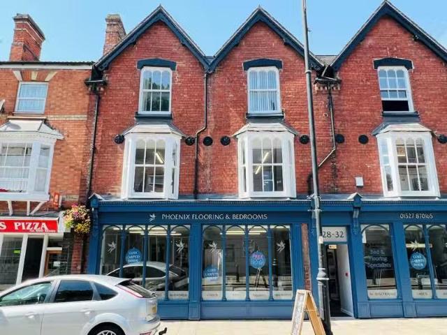 Studio flat for rent in Worcester Road, Bromsgrove, Worcesters.