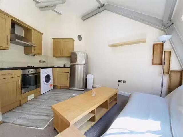 Studio flat for rent in Baldwin Street, City Centre, BS1