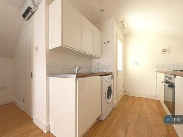 Studio Flat For Rent In Bromley