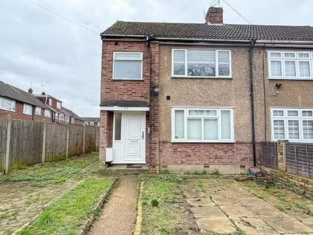 Studio flat for rent in Brookfield Lane East, Waltham Cross, H.