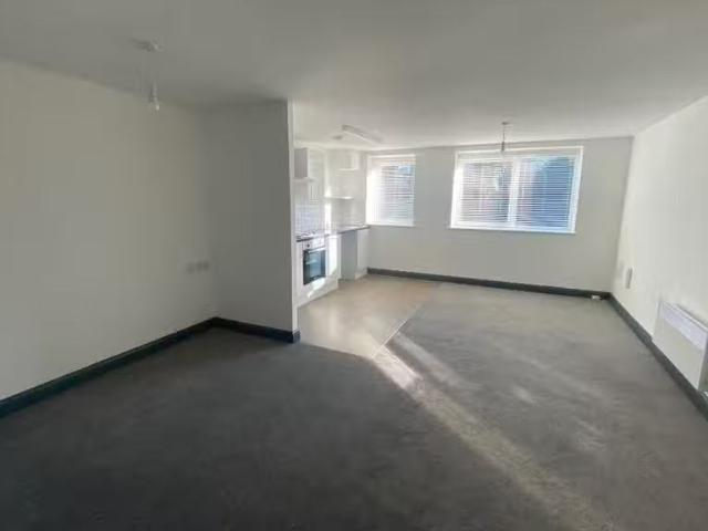Studio flat for rent in Brecon House, Browns Green, Birmingham.