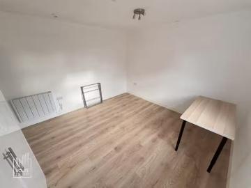 Studio flat for rent in High Road, Leyton, E15