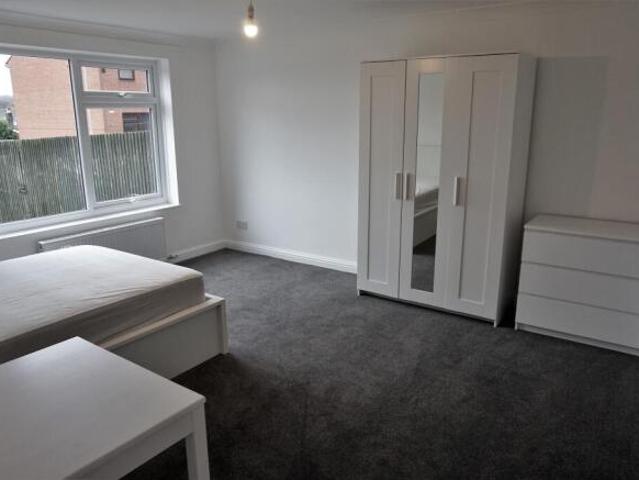 Studio flat for rent in Holmsley Walk, Oulton, Leeds, LS26 8SJ, LS26